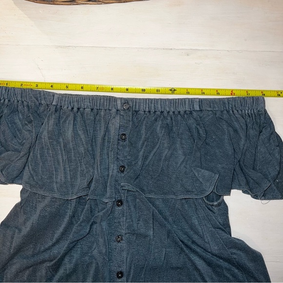 American Eagle Off-Shoulder Button-Down Top in Green XL - Picture 2 of 6